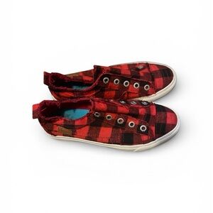Blowfish Buffalo Plaid Slip-Ons – Size 8 🖤🤍